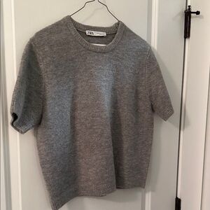 Zara Women's Gray Crewneck Sweater